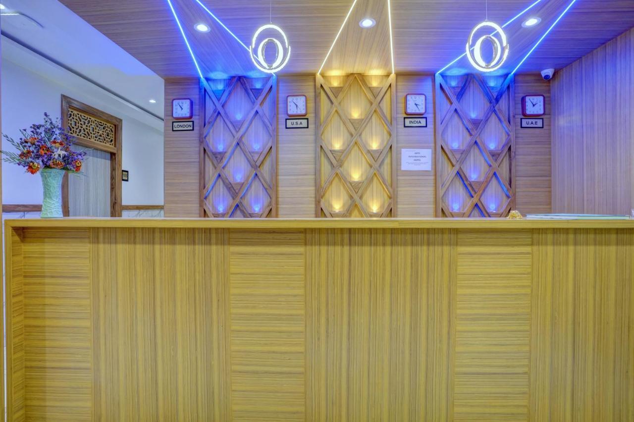 Hotel Arts International Mumbai Exterior foto